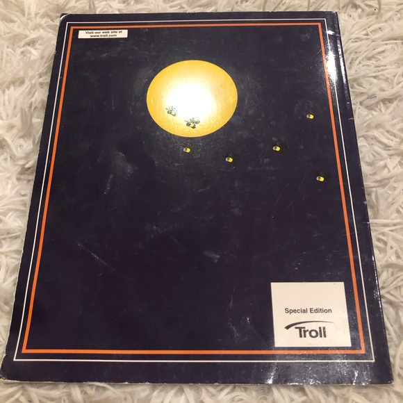 Halloween Boo to You, Winnie the Pooh 1996 Paperback Book Vintage - Picture 2 of 7